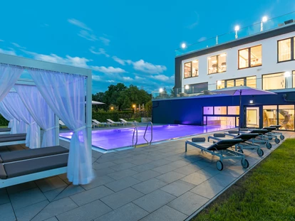 Wellnessurlaub - Pools: Außenpool beheizt - Erzgebirge - Pool - Romantik Hotel Schwanefeld & Spa