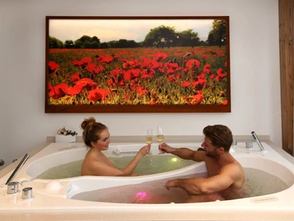 Wellnessurlaub - Pools: Außenpool beheizt - Erzgebirge - Private Spa  Wohlfühlbäder - Romantik Hotel Schwanefeld & Spa