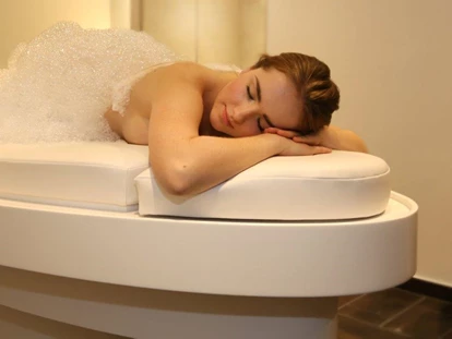 Wellnessurlaub - Pools: Außenpool beheizt - Erzgebirge - Hamam - Romantik Hotel Schwanefeld & Spa