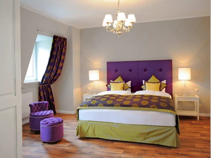 Wellnessurlaub - Pools: Außenpool beheizt - Erzgebirge - Linne Appartement Schlafzimmer - Romantik Hotel Schwanefeld & Spa