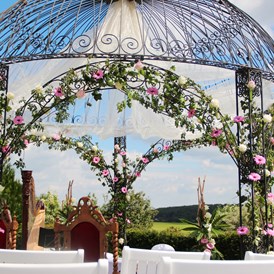 Wellnesshotel: Garten mit Pavillon - Romantik Hotel Schwanefeld & Spa
