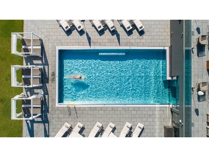 Wellnessurlaub - Pools: Außenpool beheizt - Erzgebirge - Beheizter Außenpool - Romantik Hotel Schwanefeld & Spa