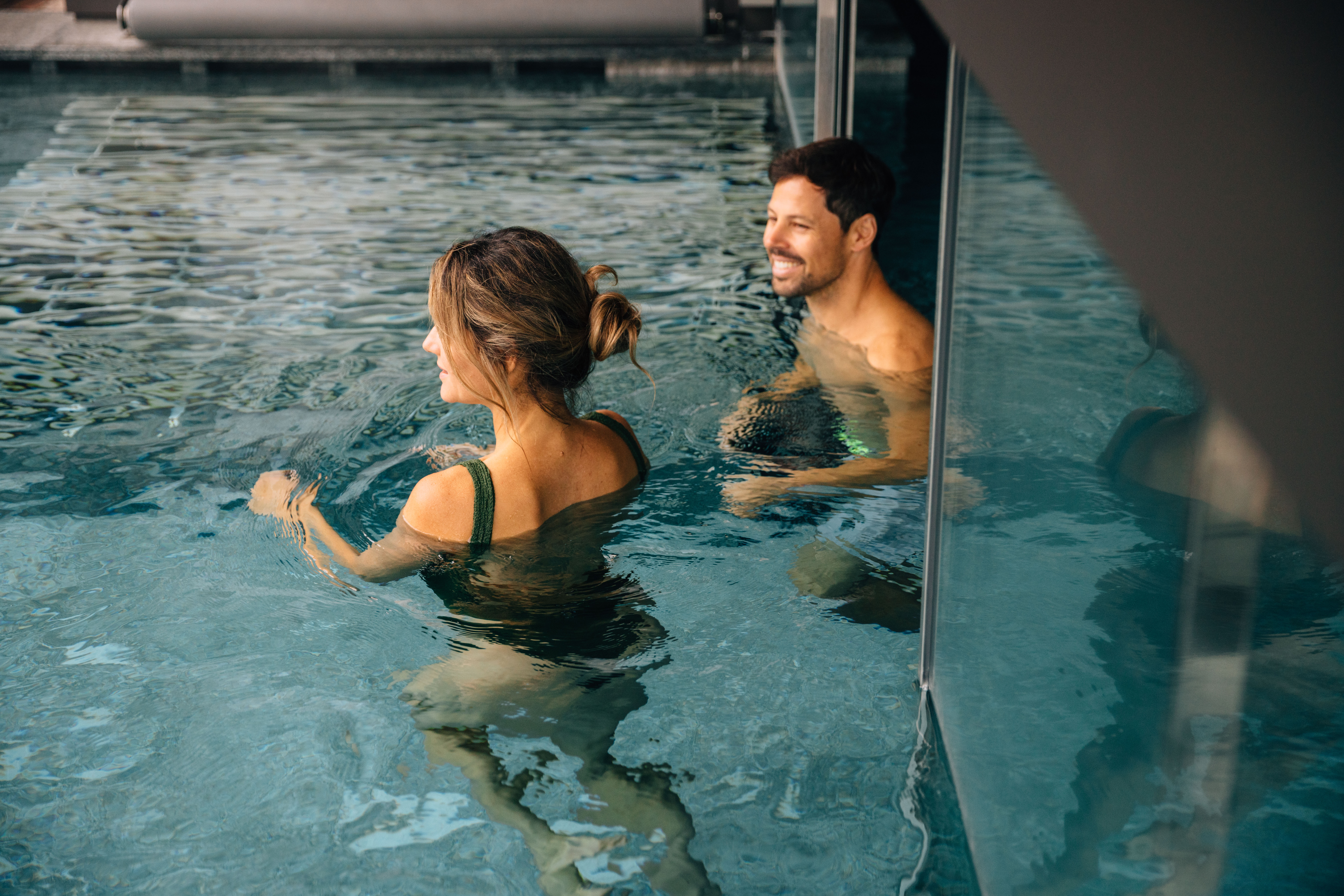 Hotel Bad Fallenbach Saunen und Bäder im Detail In- und Outdoor Infinity Pool