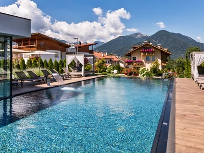 Wellnessurlaub - Dorf Tirol - Infinity Ausenpool - Hotel Sun