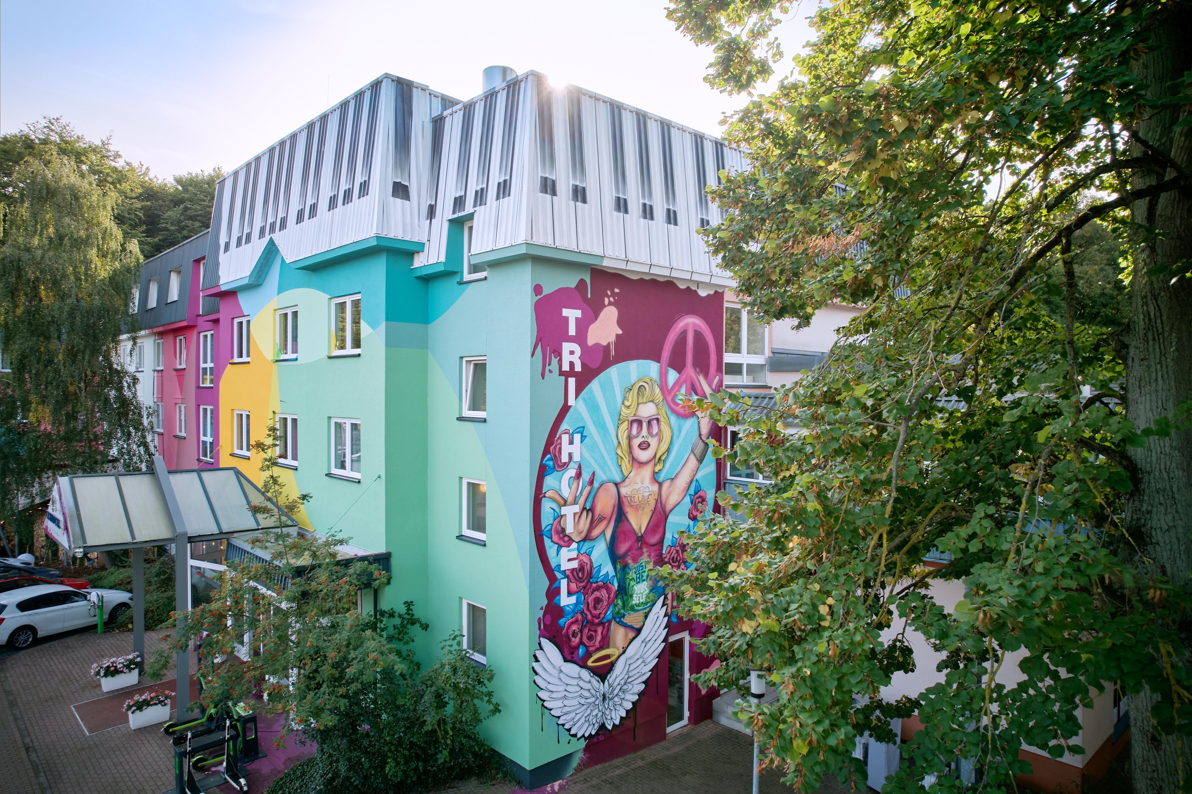 Wellnesshotel: Außenfassade des Adults only Lifestylehotel TRIHOTEL Rostock  - TRIHOTEL Rostock - Hotel | Umgebung
