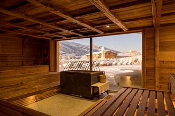 Wellnesshotel: Panoramasauna mit winterlicher Aussicht© Alpbacherhof Matthias Sedlak - Alpbacherhof****s - Mountain & Spa Resort