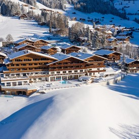 Wellnesshotel: Der Alpbacherhof, eingebettet im Schnee. - Alpbacherhof****s - Mountain & Spa Resort