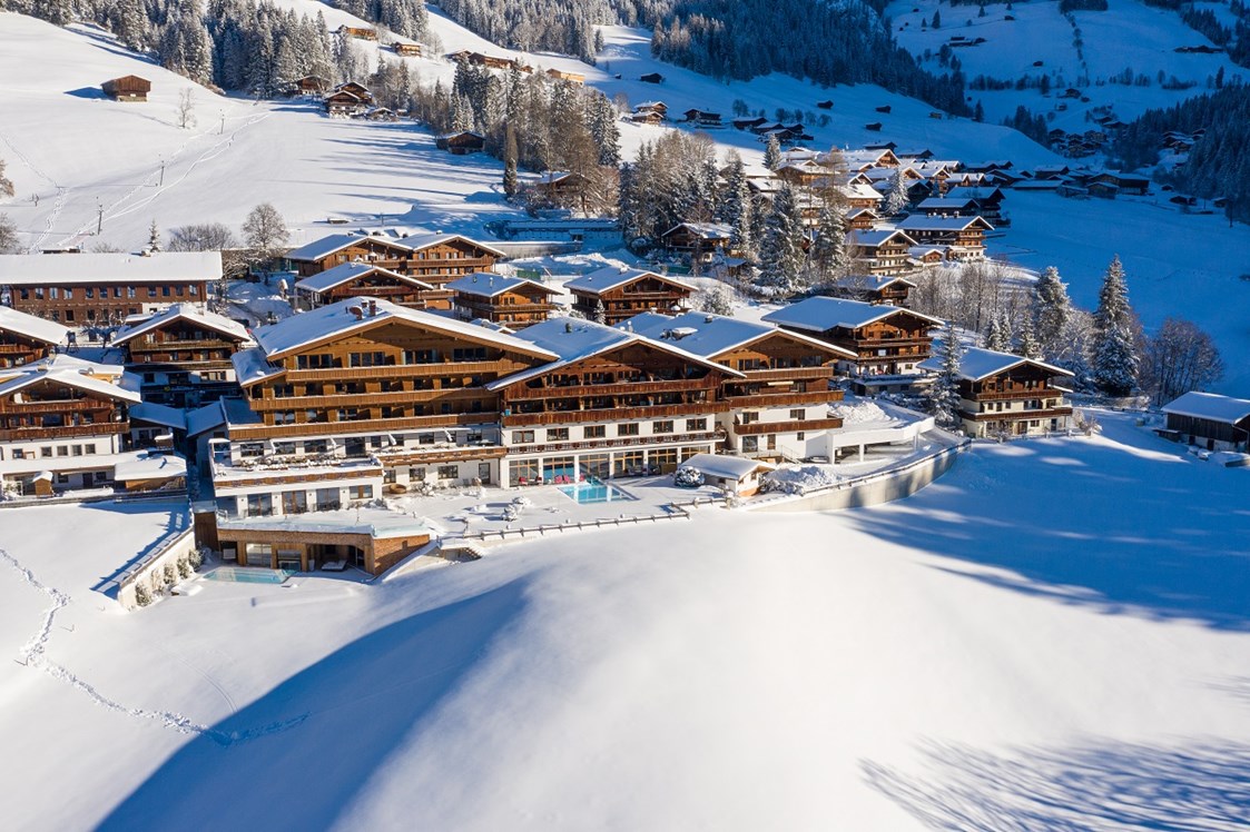 Wellnesshotel: Der Alpbacherhof, eingebettet im Schnee. - Alpbacherhof****s - Mountain & Spa Resort