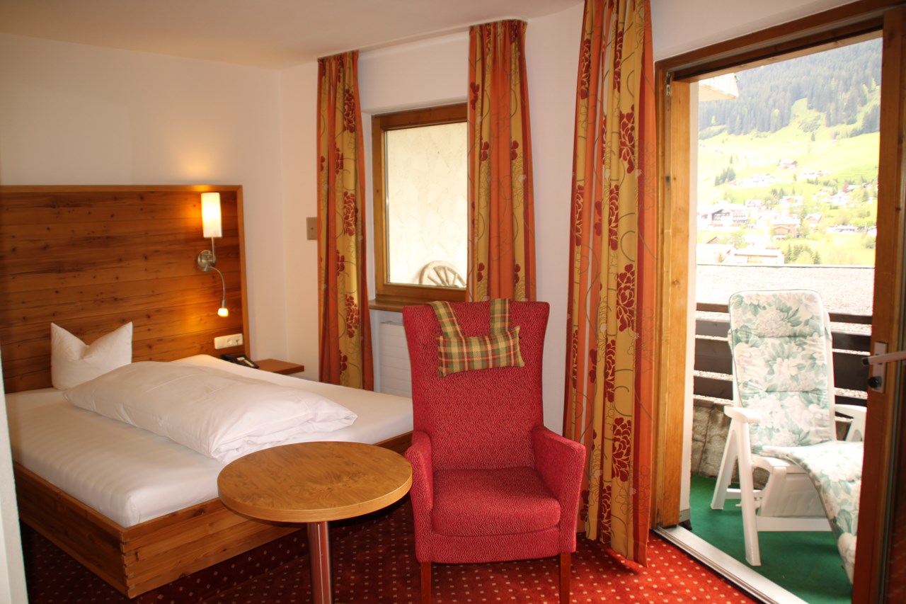 4* Hotel Erlebach - Wander- Wellness & Genusshotel in Vorarlberg Zimmerkategorien Einbettzimmer Deluxe 21 qm