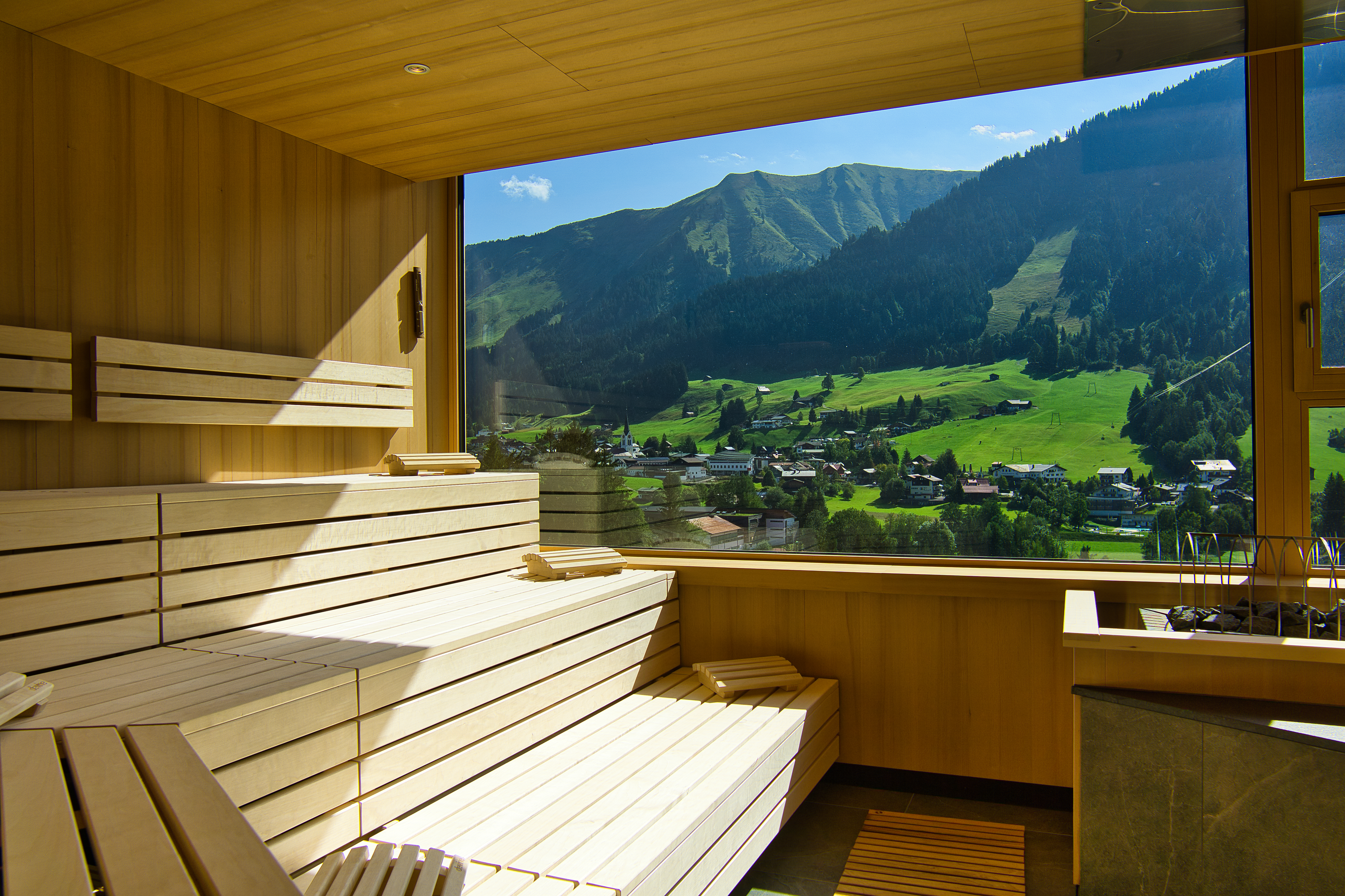 Wellnesshotel: Bildquelle: www.hoteldrohne.com - 4*S Hotel Erlebach - Ihr Zuhaus ein den Bergen - Sauna | Spa