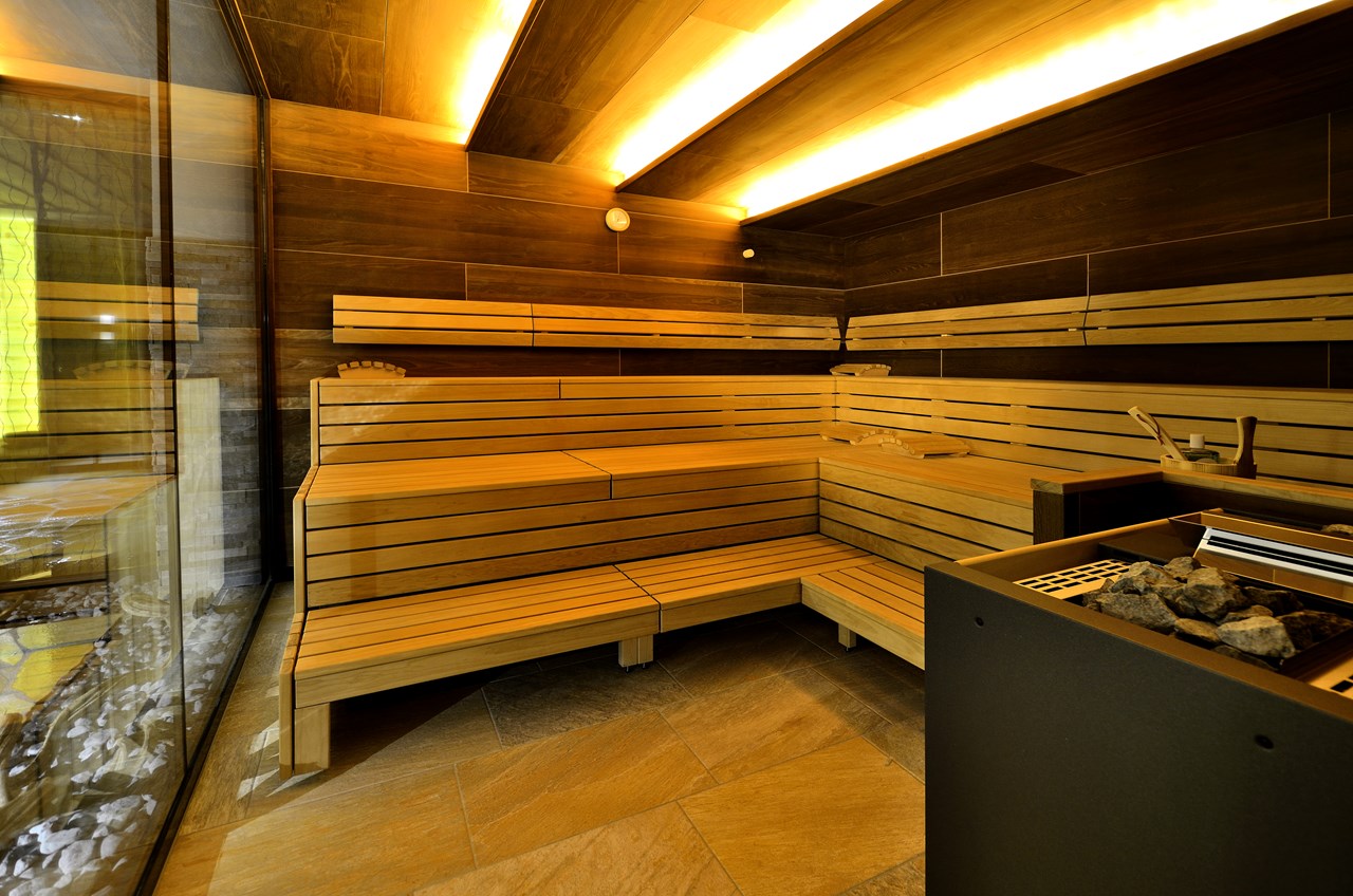 Hotel Edelweiss Saunen und Bäder im Detail Finnische Sauna