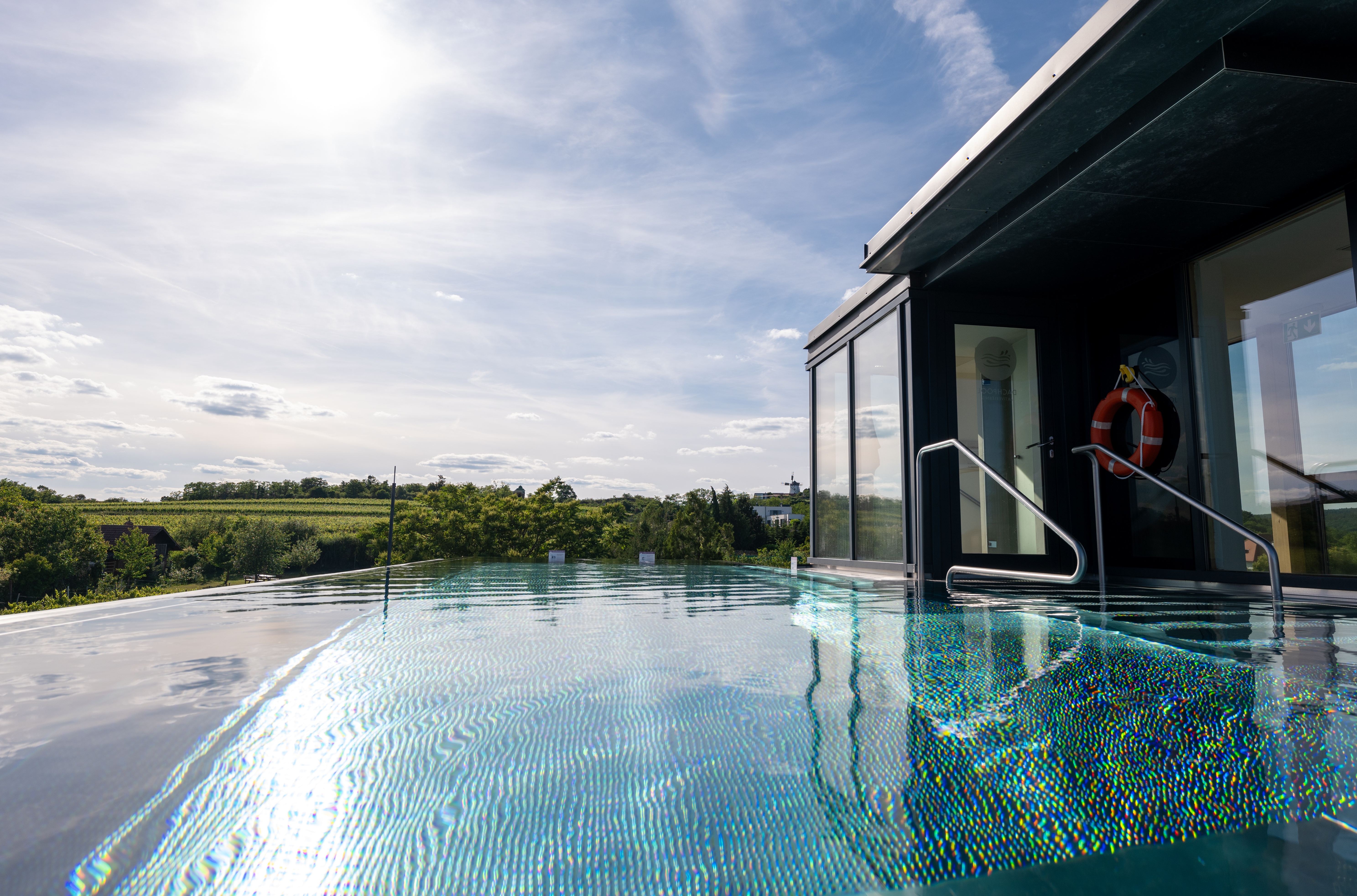 Althof Retz Landgut & SPA Saunen und Bäder im Detail Infnity Pool am Dach
