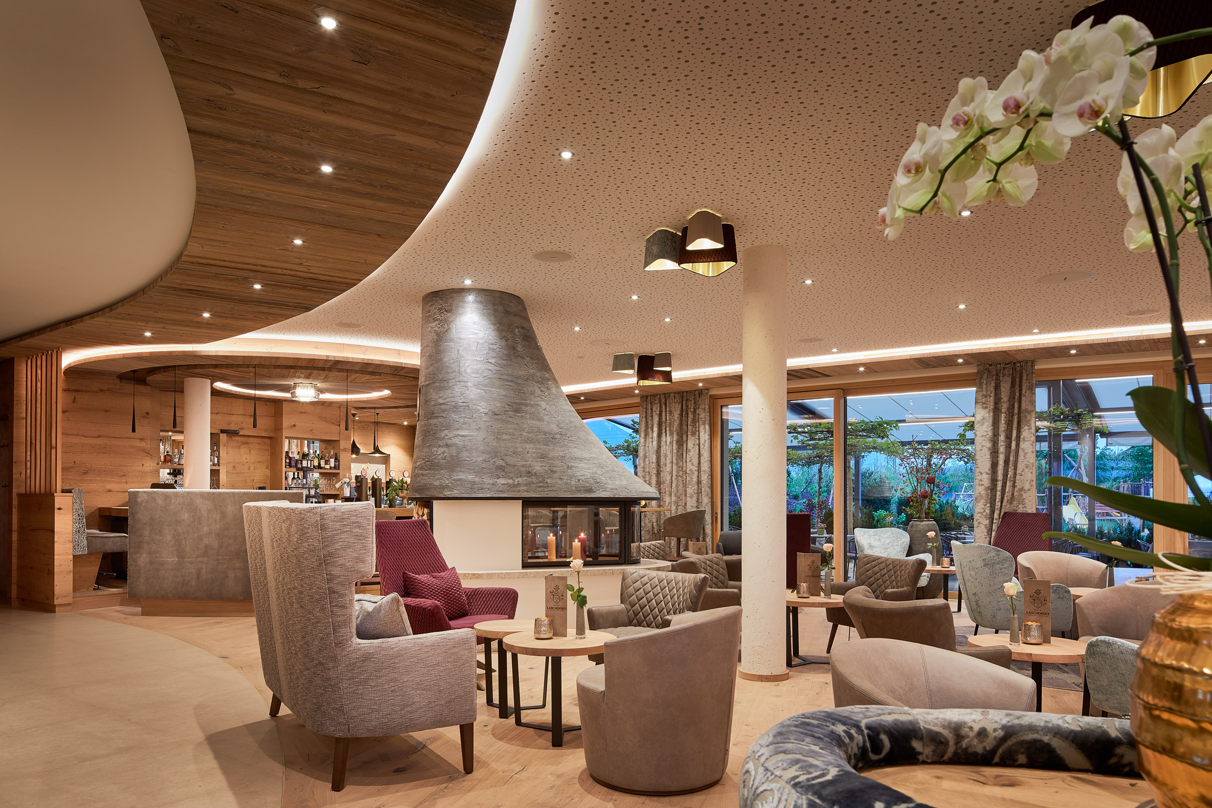 Wellnesshotel: Lobbybereich mit Hotelbar - Laschenskyhof