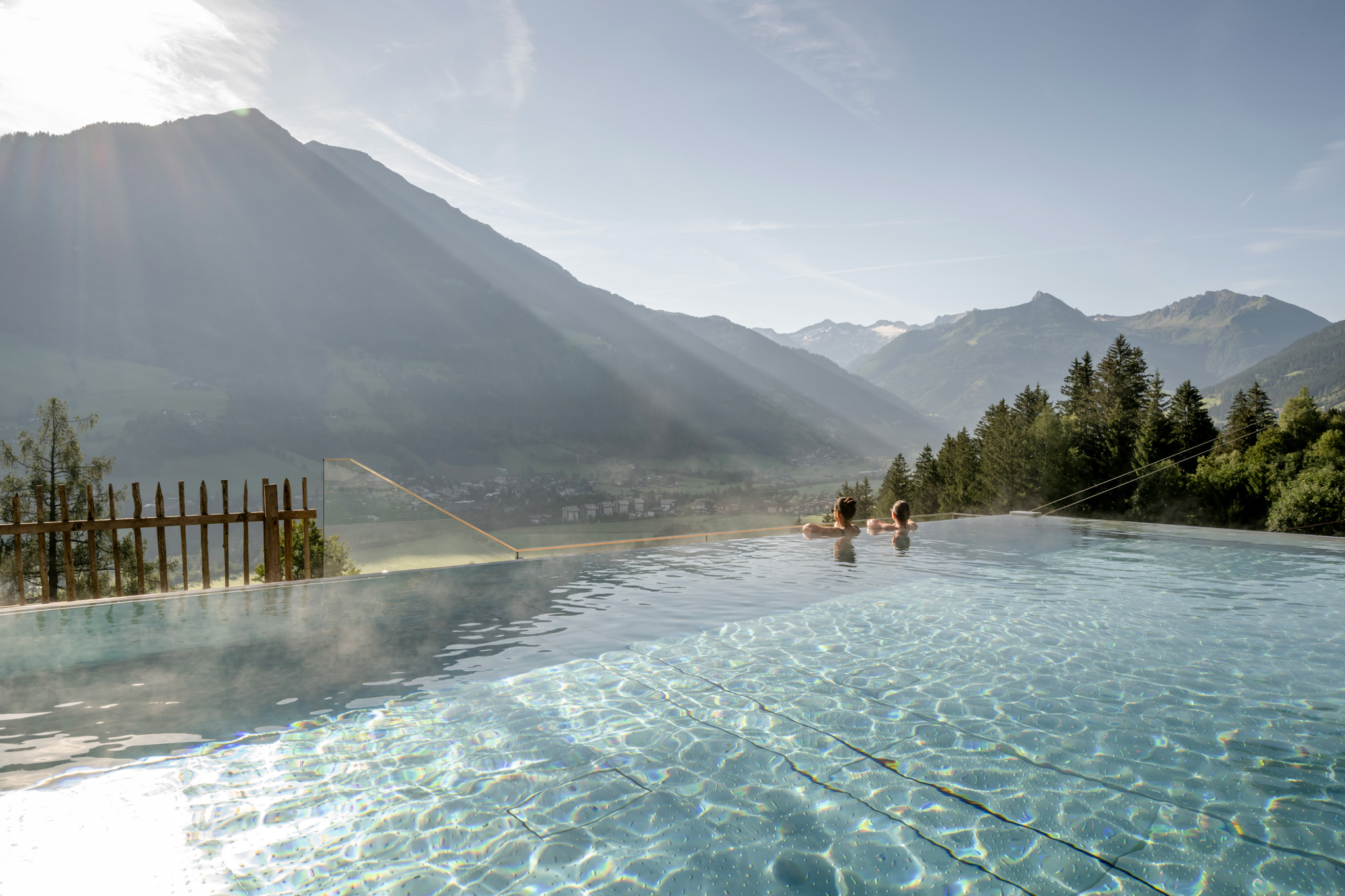 Wellnessurlaub - Hunde: erlaubt - Infinity Pool mit Bergblick - DAS.GOLDBERG