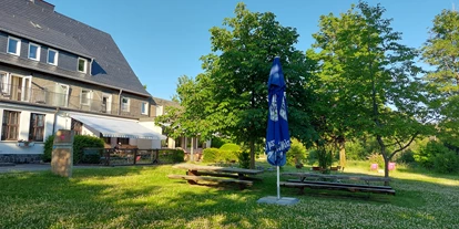 Wellnessurlaub - Umgebungsschwerpunkt: am Land - Nordrhein-Westfalen - Genießen Sie unsere Südterrasse - Berghotel Hoher Knochen