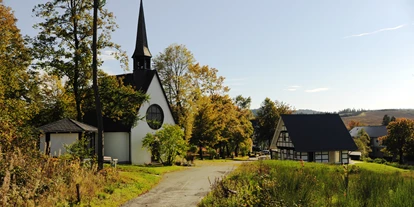Wellnessurlaub - Umgebungsschwerpunkt: am Land - Nordrhein-Westfalen - Unsere St. Elisabeth - Kapelle - Berghotel Hoher Knochen