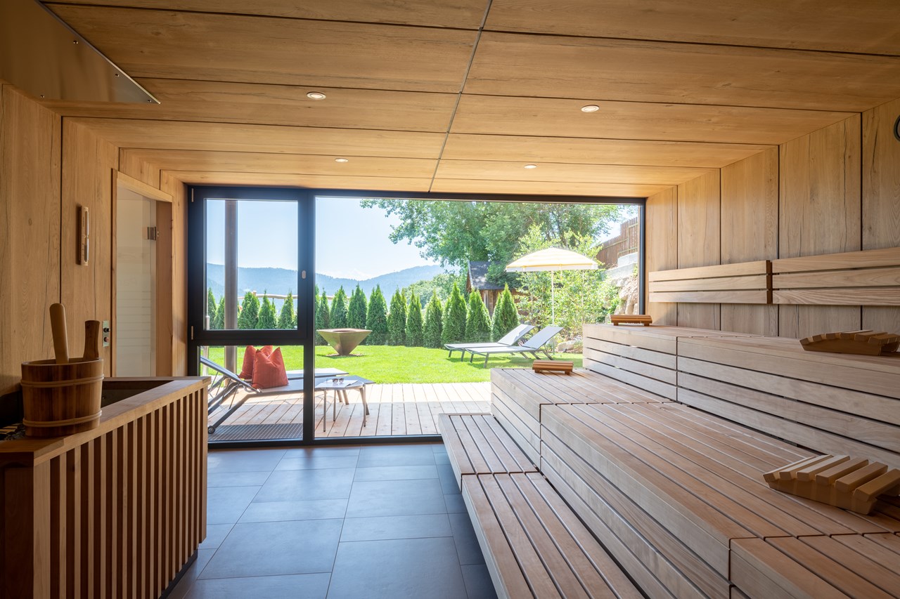 Hotel Sonnenheim Saunen und Bäder im Detail Panoramasauna