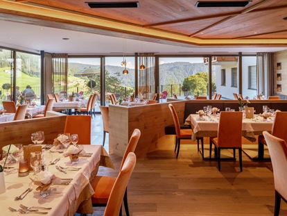 Wellnessurlaub - Dorf Tirol - Speisesaal - Hotel Sonnenheim