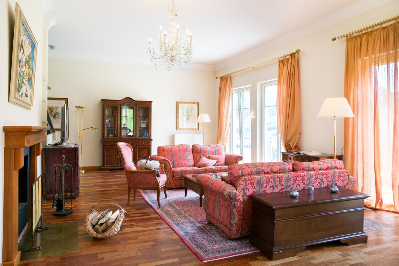 IMLAUER Hotel Schloss Pichlarn Zimmerkategorien Ennstal Classic Suite mit Balkon