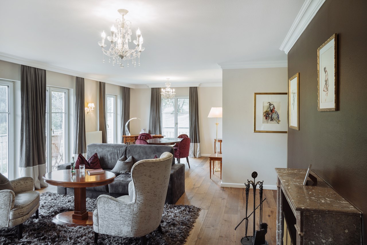 IMLAUER Hotel Schloss Pichlarn Zimmerkategorien Traditional Suite mit Balkon