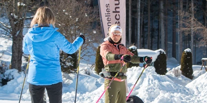 Wellnessurlaub - Hunde: auf Anfrage - Schöder - Das Langlaufhotel Annelies inkl. Langlaufschule Annelies, in der Region Schladming-Dachstein, eignet sich perfekt für jeden der dem nordischen Sport (noch) näher kommen möchte. Für Einsteiger, Fortgeschrittene bis hin zum Rennläufer bieten wir Ihnen hier in Ramsau am Dachstein professionelle Langlaufkurse oder Privatstunden gepaart mit Herzlichkeit und Freude am nordischen Sport. Besonderheit: Unsere Langlauftrainer sind aktive oder ehemalige Rennläufer, sowie Langlaufprofis. Gemeinsam mit Ihnen gestalten sie ein intensives und individuelles Langlaufkurs-Programm, für einen schnellen Lernerfolg. - Hotel Annelies