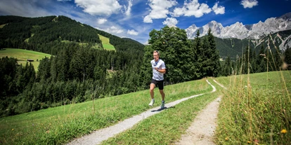 Wellnessurlaub - Hunde: auf Anfrage - Schöder - Insgesamt acht verschiedene Trail Running und Walking Strecken stehen am Ramsauer Sonnenplateau für gesunde und sportliche Betätigung bereit. Die Streckenwahl bietet sowohl dem sportlichen Läufer als auch dem Hobby-Läufer viele unterschiedliche Varianten in herrlicher alpiner Landschaft. - Hotel Annelies