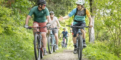 Wellnessurlaub - Hunde: auf Anfrage - Schöder - Für Ihr ganz persönliches Bike Erlebnis steht Ihnen ab Mai unsere IBike-Box zur Verfügung. In der IBike-Box finden Sie  Premium E-Bikes und Gravel Bikes, die Ihnen auf der Tour nur ein Lächeln ins Gesicht zaubern und bestimmt keine Schweißperlen auf die Stirn.
Auf Wunsch zeigen Ihnen unsere Guides Paul und Roland die schönsten MTB-Touren der Schladming Dachstein Ramsau Region - Hotel Annelies
