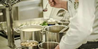 Wellnessurlaub - Hunde: auf Anfrage - Schöder - 
Damit ihr Tag bereits morgens gesund und lecker beginnt, erwartet Sie ein reichhaltiges Frühstücksbuffet mit Bio-Ecke.
Mittags kredenzen wir Ihnen ein Suppen- und Salatbuffet zur Stärkung zwischendurch.
Im „Annelies“  erleben Sie Urlaubstage voller Hochgenüsse. Ausgezeichnetes 5 Gänge Abend Menü mit vegetarischer und veganer Variante, Grillküche, leichte Wellness-Gerichte und Steirische Schmankerl warten auf Sie. Selbstverständlich ist unserer Küche auf Lebensmittelunverträglichkeiten bestens geschult.
 - Hotel Annelies