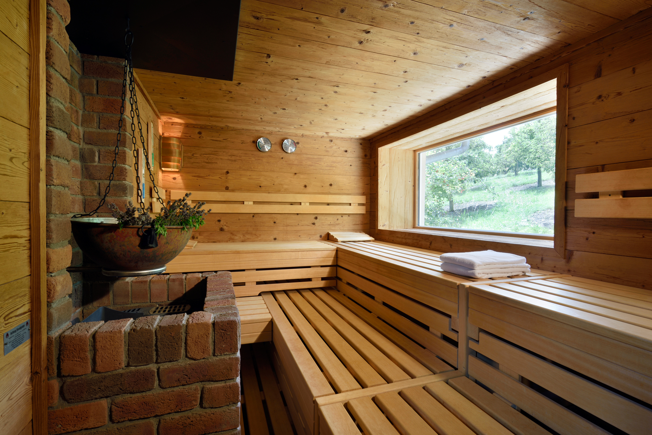 Mana Lisa Boutiquehotel Saunen und Bäder im Detail Kräutersauna
