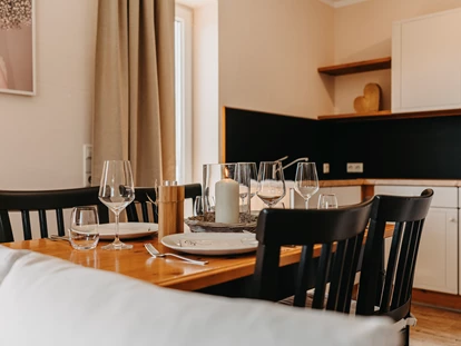 Wellnessurlaub - Forchtenberg - Essbereich und Küche in der Lodge - Mana Lisa Boutiquehotel