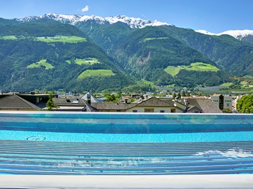 Feldhof DolceVita Resort Saunen und Bäder im Detail Panorama-Whirlpool 34 °C im Sky-Spa