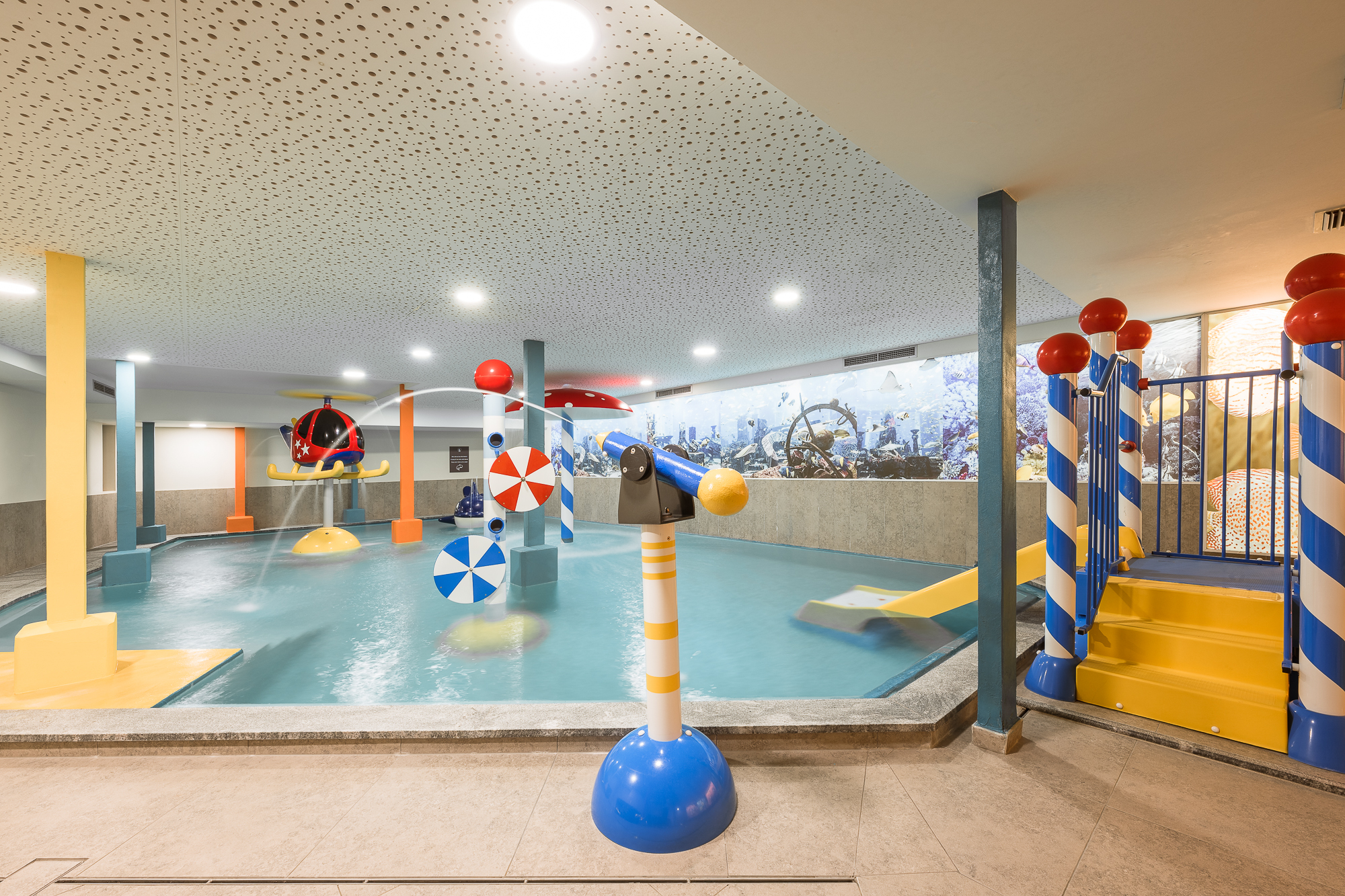 Wellnesshotel: Erlebnis-Kinderhallenbad mit Wasserspielen - Feldhof DolceVita Resort