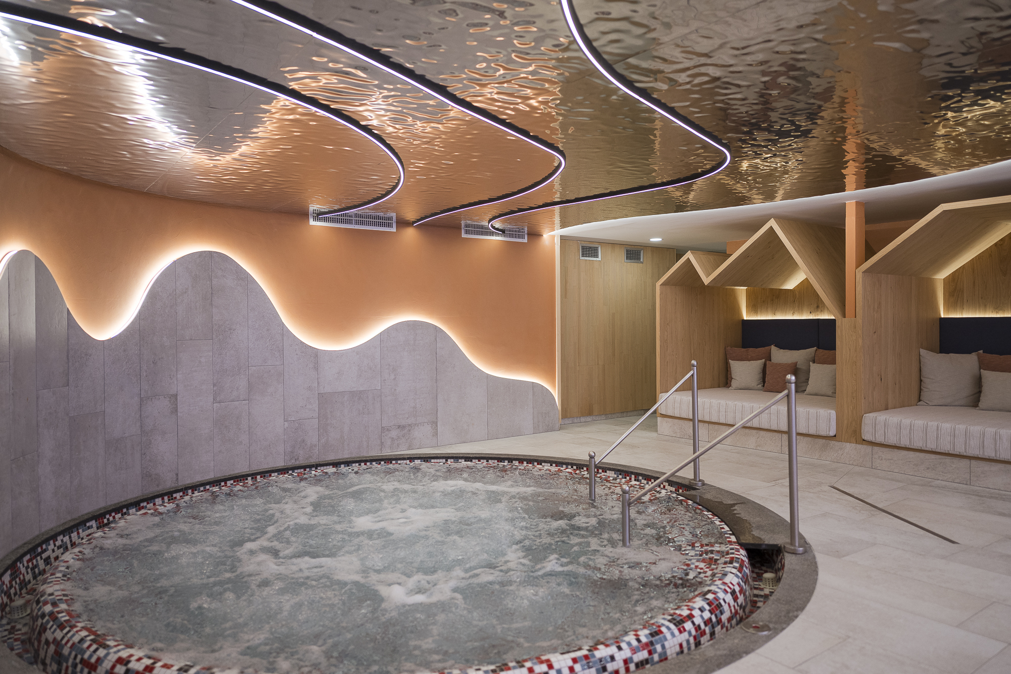 Wellnesshotel: Whirlpool im Family-Spa - Feldhof DolceVita Resort