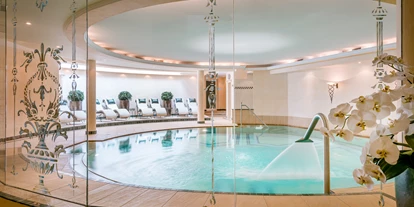 Wellnessurlaub - Babysitterservice - Erlebnisschwimmbad im Hotel Auenhof in Lech - Hotel Auenhof