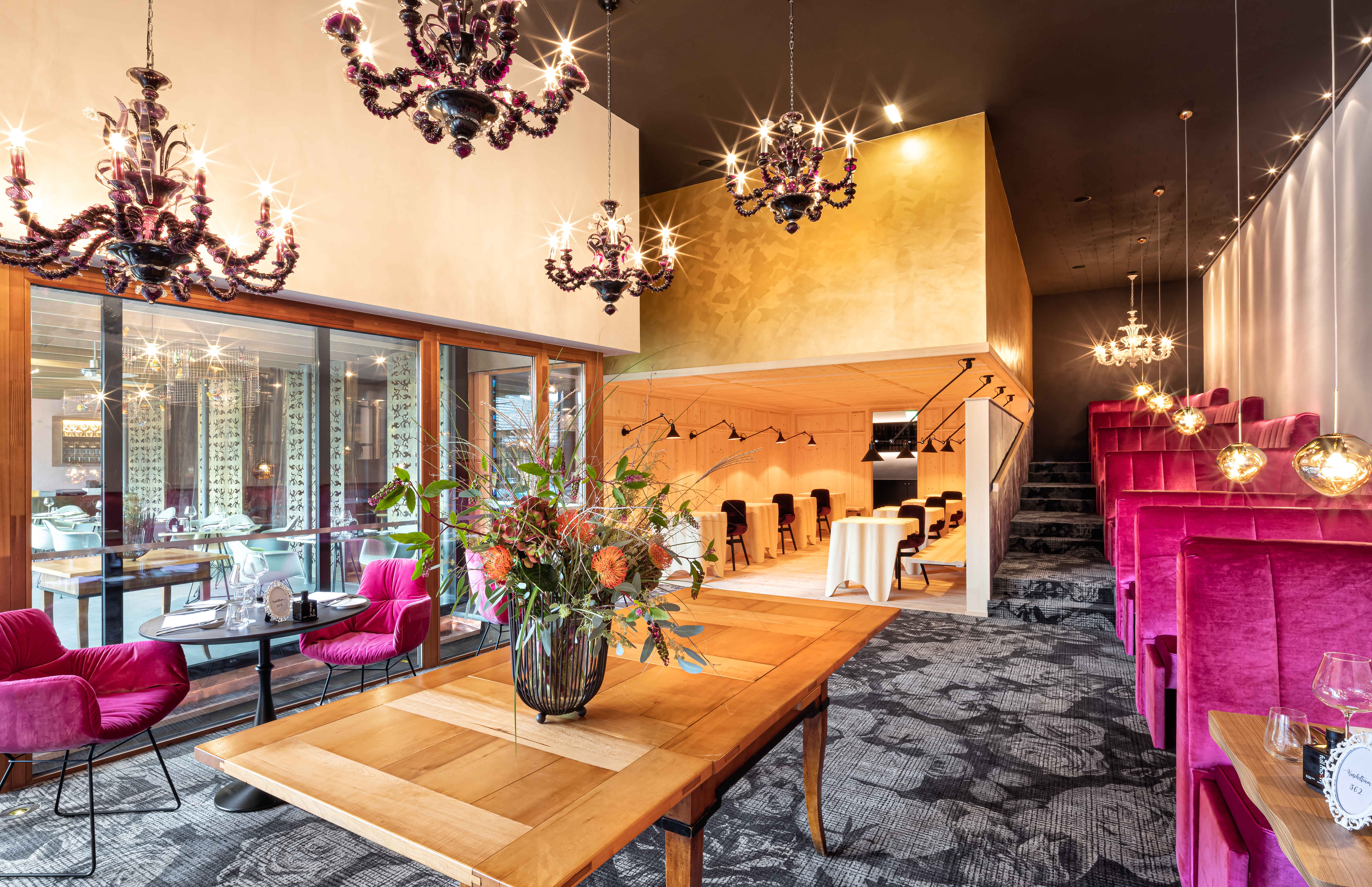 Wellnessurlaub - Österreich - Das Romantikrestaurant EDEN mit Schauküche ist in unterschiedliche Bereiche unterteilt. - GAMS zu zweit