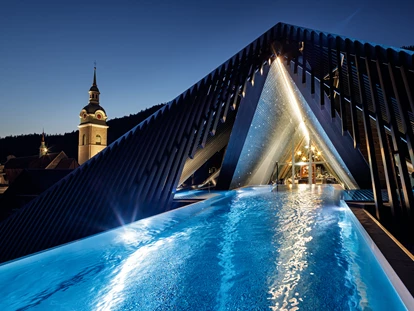 Wellnessurlaub - Fontanella - Über dem Gebäudeensemble thront der Ruhe- und Relaxbereich Wolke 7 mit  Infinity-Skypool. Hier genießen Gäste eine ruhige, exklusive Atmosphäre und einen imposanten Panoramablick auf den Bregenzerwald.  - GAMS zu zweit