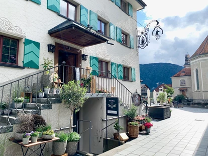 Wellnessurlaub - Fontanella - Das Stammhaus aus dem 17. Jahrhundert wurde vom Keller bis in den vierten Stock geöffnet, Zwischendecken und alte Mauern wurden entfernt. - GAMS zu zweit