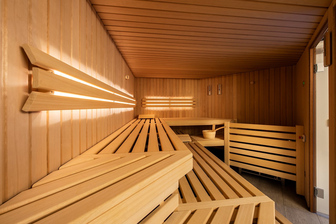 Golfhotel Les Hauts de Gstaad & SPA Saunen und Bäder im Detail Textilsauna