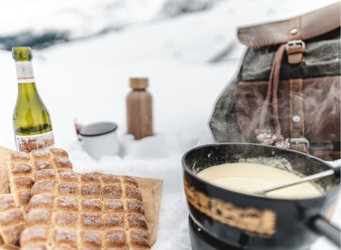 Tschuggen Grand Hotel Ausflugsziele Outdoor Fondue und Schneeschuhwanderung