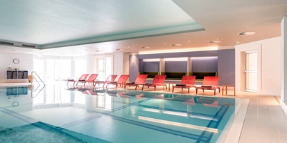 Wellnessurlaub - Hotel-Schwerpunkt: Wellness & Natur - Simonsberg (Kreis Nordfriesland) - Innenpool - Aalernhüs hotel & spa
