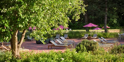 Wellnessurlaub - Hotel-Schwerpunkt: Wellness & Natur - Simonsberg (Kreis Nordfriesland) - Außenpool - Aalernhüs hotel & spa