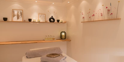 Wellnessurlaub - Hotel-Schwerpunkt: Wellness & Natur - Simonsberg (Kreis Nordfriesland) - Behandlungsraum - Aalernhüs hotel & spa
