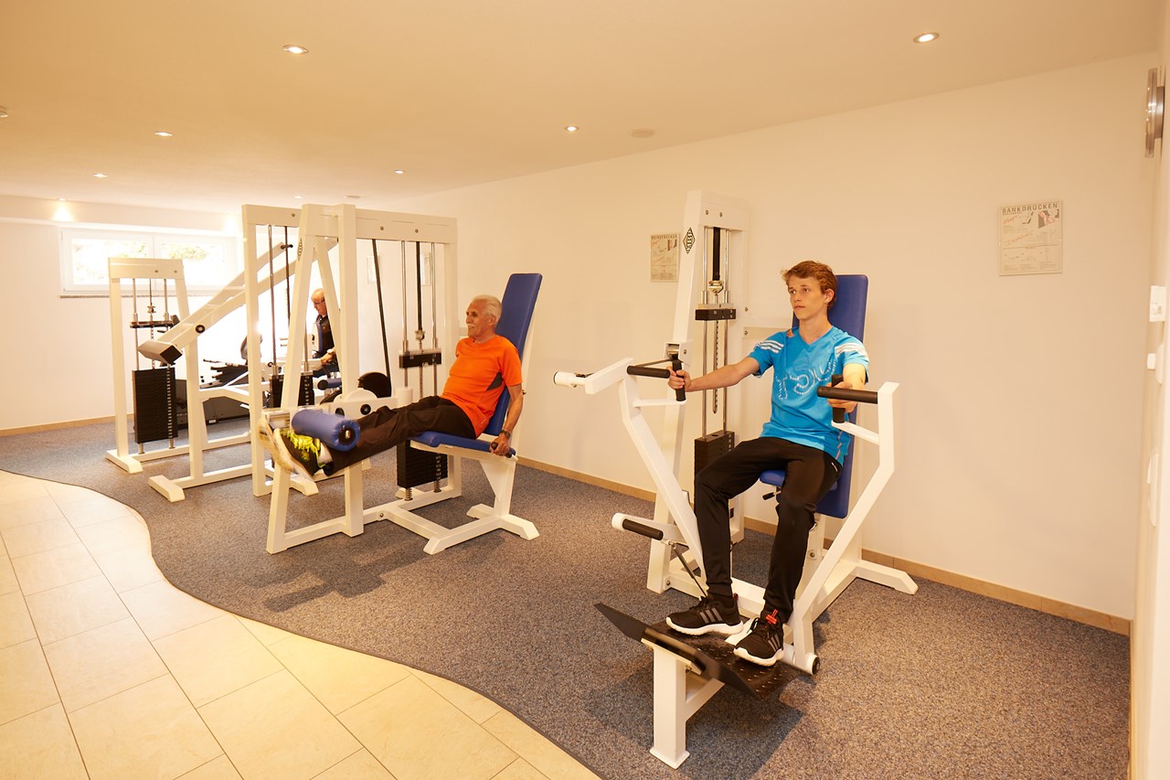 Wander & Wellnesshotel Nägele Fitnessangebote im Detail Fitnessraum