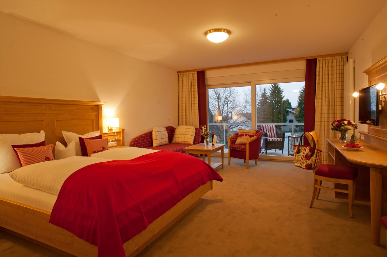 Wander & Wellnesshotel Nägele Zimmerkategorien Doppelzimmer „Lerchenbergblick“ Komfort