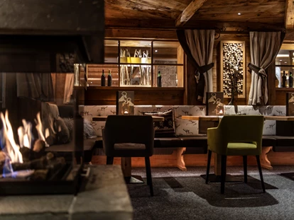 Wellnessurlaub - Dorf Tirol - Kaminstube  - ABINEA Dolomiti Romantic SPA Hotel