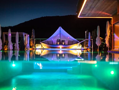 Wellnessurlaub - Dorf Tirol - Außenpool - ABINEA Dolomiti Romantic SPA Hotel