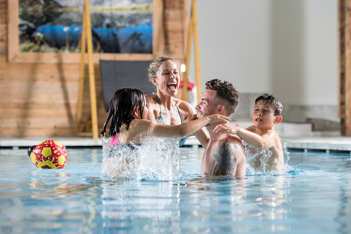 Wellnesshotel: Family Indoor Pool - Active Family Spa Resort Stroblhof