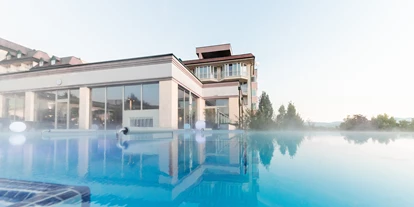 Wellnessurlaub - Restaurant - Stegersbach - Absolute Ruhe im AVITA Exklusiv – entspannen im Infinity Pool nur für Hotelgäste, mit Blick ins Grüne. - Avita Resort****Superior