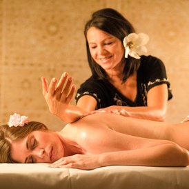 Wellnesshotel: Lomi Lomi Nui Massage im Larimar Premium-Spa - Hotel Larimar
