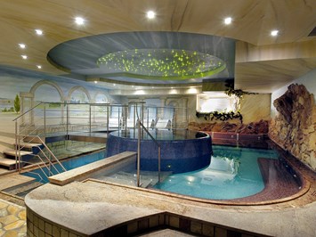 Adler Hotel **** Wellness & Spa Saunen und Bäder im Detail Whirlpool